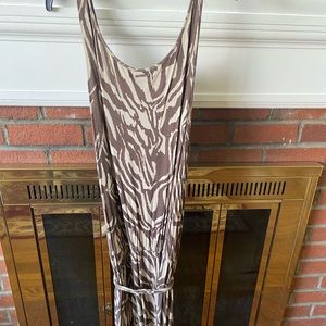 Perfect for summer Michael Kors maxi dress with matching sash belt.